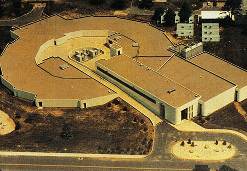 미국 버클리대학에 건설중인 입자가속기 센터.