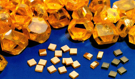 (사진 4) 종자결정으로부터 성장된 Ⅰ b형 다이아몬드단결정제품과 히트싱크 가공품