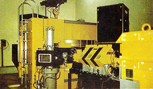 의료용 및 산업용으로 널리 사용되는 방사성동위원소가 사이클로트론의 양성자 빔(beam)에 의해 생산되었다.