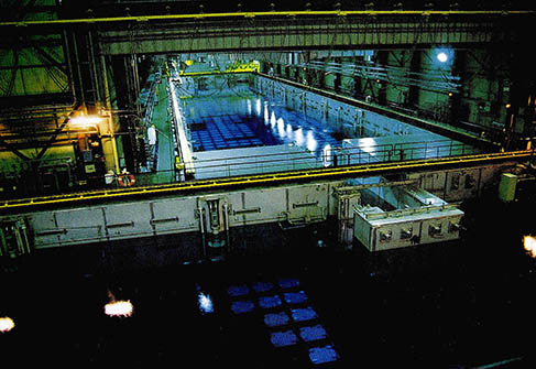 프랑스의 리망시 핵폐기물 처리장^ 사진은 사용후 핵연료를 저장하는 수조다.