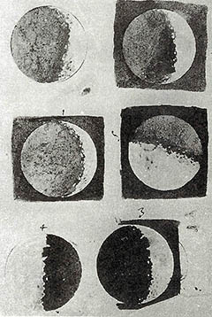 (그림1) 갈릴레이가 망원경으로 관찰해 스케치한 달의 모습