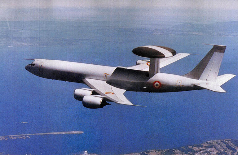 공중조기경보통제기 에이웍스(AWACS). 최근 국내 도입여부가 검토되고 있다고 알려진다.