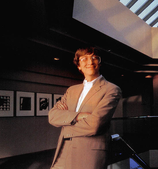 '하이테크 산업의 창시자'로 꼽히는 빌 게이츠 회장. 그는 도스와 윈도스로 천하를 평정한 후 각종 응용프로그램으로 세계를 거머쥐었다.