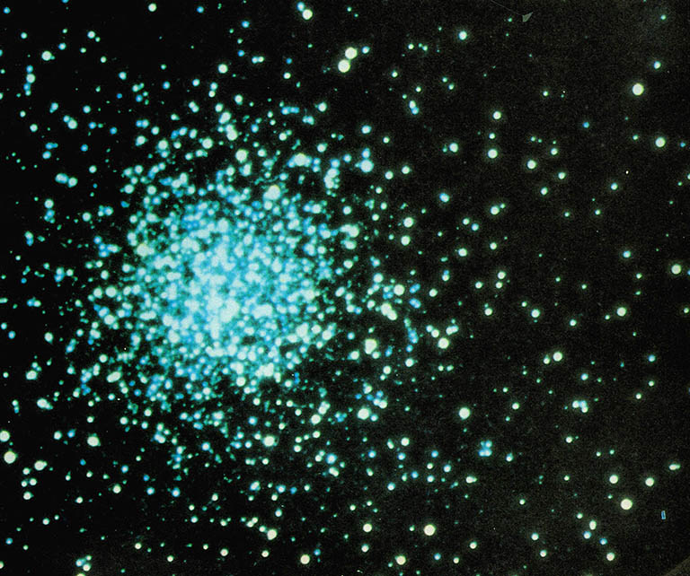 가장 오래된 천체인 구상성단에는 수십만개의 별이 모여 있다. 사진은 M5 구상성단