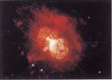 허블 우주망원경으로 찍은 용골자리 에타별. 곧 초신성폭발을 일으킬 것으로 예측된다.