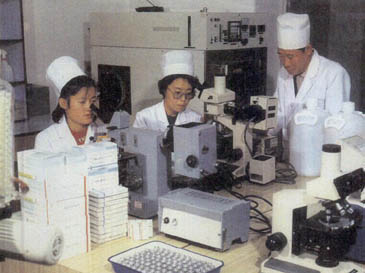 북한의 의학과학연구원 유전자공학 연구실.