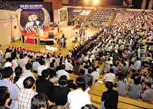 13개국 청소년들의 과학축제였던 제1회 APEC 청소년과학축전은 과학문화재단의 작품.