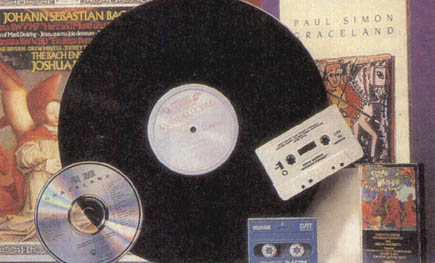 LP 디스크, 테이프, CD의 등장은 현대의 정보혁명을 이끌었다.