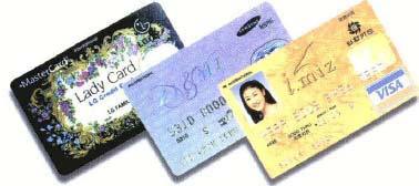 신용카드 번호유출의 위험이 전자성거래 발전의 커다란 장애 요소다.