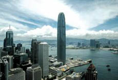 지난 6월 24일 중국 홍콩에 완공된 국제금융센터(4백20m). 최근 아시아 곳곳에 초고층 건물이 들어서고 있다.