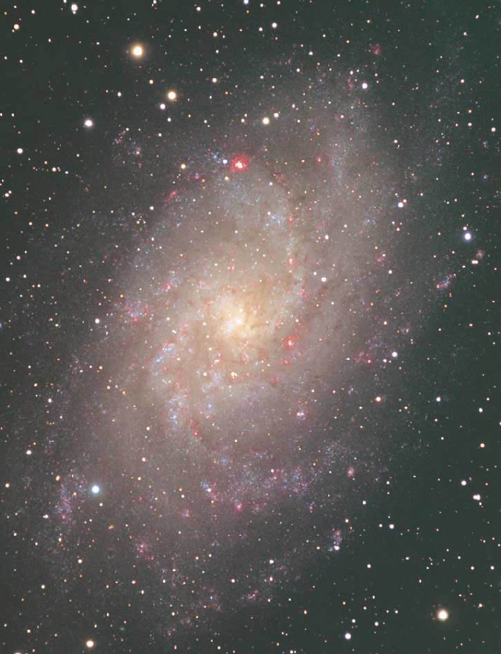 금상 _ 일반부문^이건호의 ‘M33 바람개비은하’. 지구에서 삼각형자리 방향으로 2백50만광년 떨어져 있는 나선은하. 바람개비 모양이 여러 개의 나선팔이다.