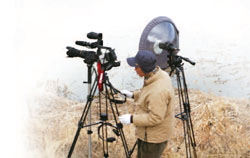 연성찬 교수는 15년 가까이 전국을 누비며 동물의 소리를 녹음하고 있다.