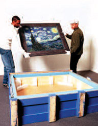 미술품 전용 상자인 크레이트에는 질소를 주입한다. 그림의 산화반응을 막기 위해서다.