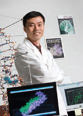 NMR과 MRI로 질병을 정복하기 위한 원천기술을 개발하고 있는 기초연 자기공명연구단의 전영호 단장.