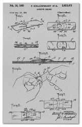 일회용 밴드는 1958년에 처음보다 더욱 개량된 모습으로 특허를 받았다. 이 때의 모습이 현재 우리가 쓰는 제품과 가장 가까운 형태다.