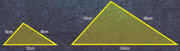 두 삼각형에서 세 각의 크기가 같아 모양이 같으면 두 삼각형이 닮았다고 한다.